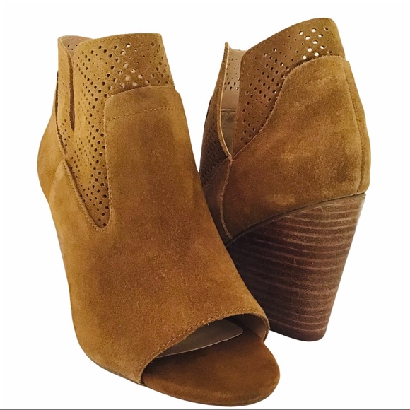 Steve Madden Shoes - 💙 Steve Madden Heel Bootie